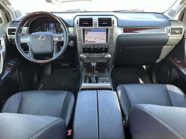 Used 2018 Lexus GX 460 Premium w/ Premium Package AWD/4WD image 25