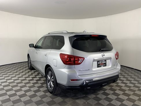 Used 2019 Nissan Pathfinder SL image 7