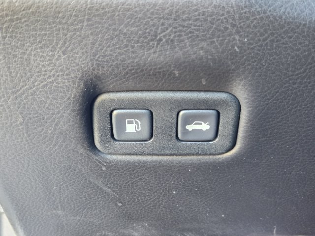 Used 2011 Chevrolet Corvette Coupe w/ 1LT RWD image 24