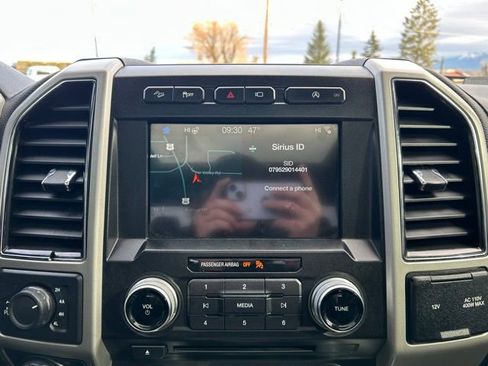 Used 2018 Ford F150 Lariat w/ Equipment Group 502A Luxury AWD/4WD image 18