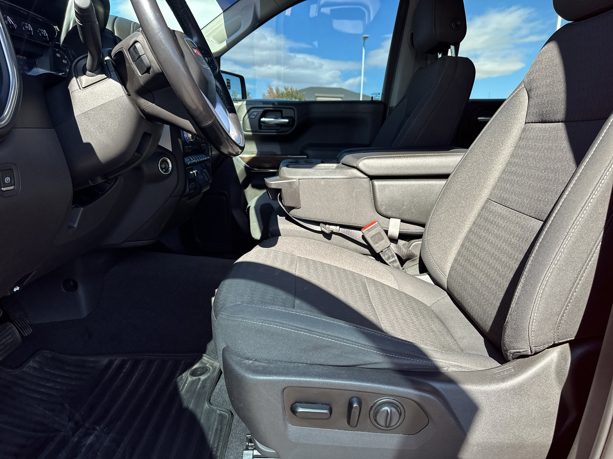 Used 2020 GMC Sierra 1500 Elevation w/ Elevation Value Package AWD/4WD image 14