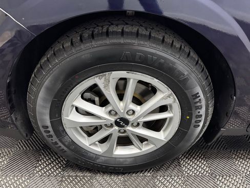 Used 2024 Kia Carnival LX FWD image 21