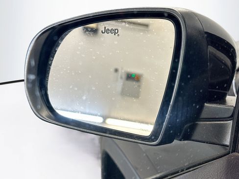 Used 2018 Jeep Compass Limited AWD/4WD image 16