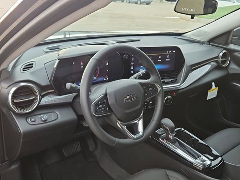 New 2026 Chevrolet Trax ACTIV w/ Driver Confidence Package FWD image 3