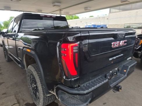 Used 2024 GMC Sierra 2500 AT4 w/ AT4 Premium Plus Package AWD/4WD image 3