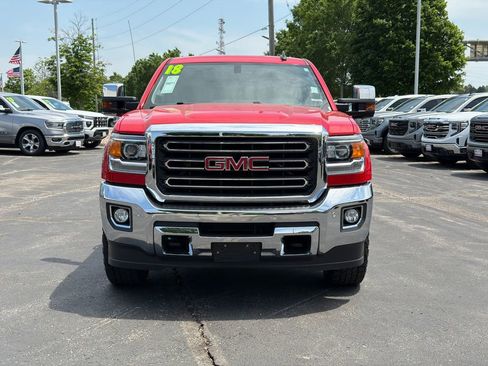 Used 2018 GMC Sierra 2500 SLT AWD/4WD image 2
