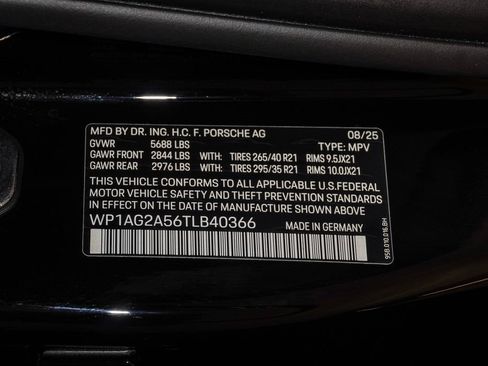 Certified 2026 Porsche Macan S AWD/4WD image 30