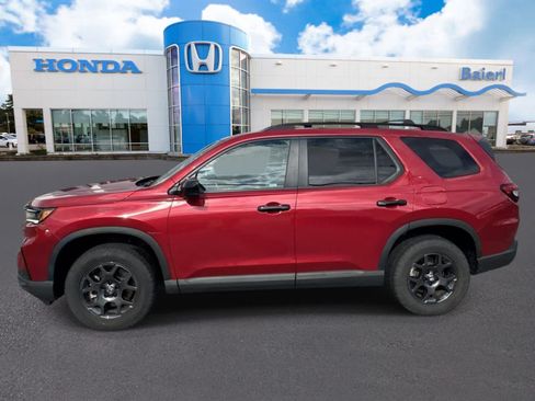 Used 2023 Honda Pilot TrailSport image 2