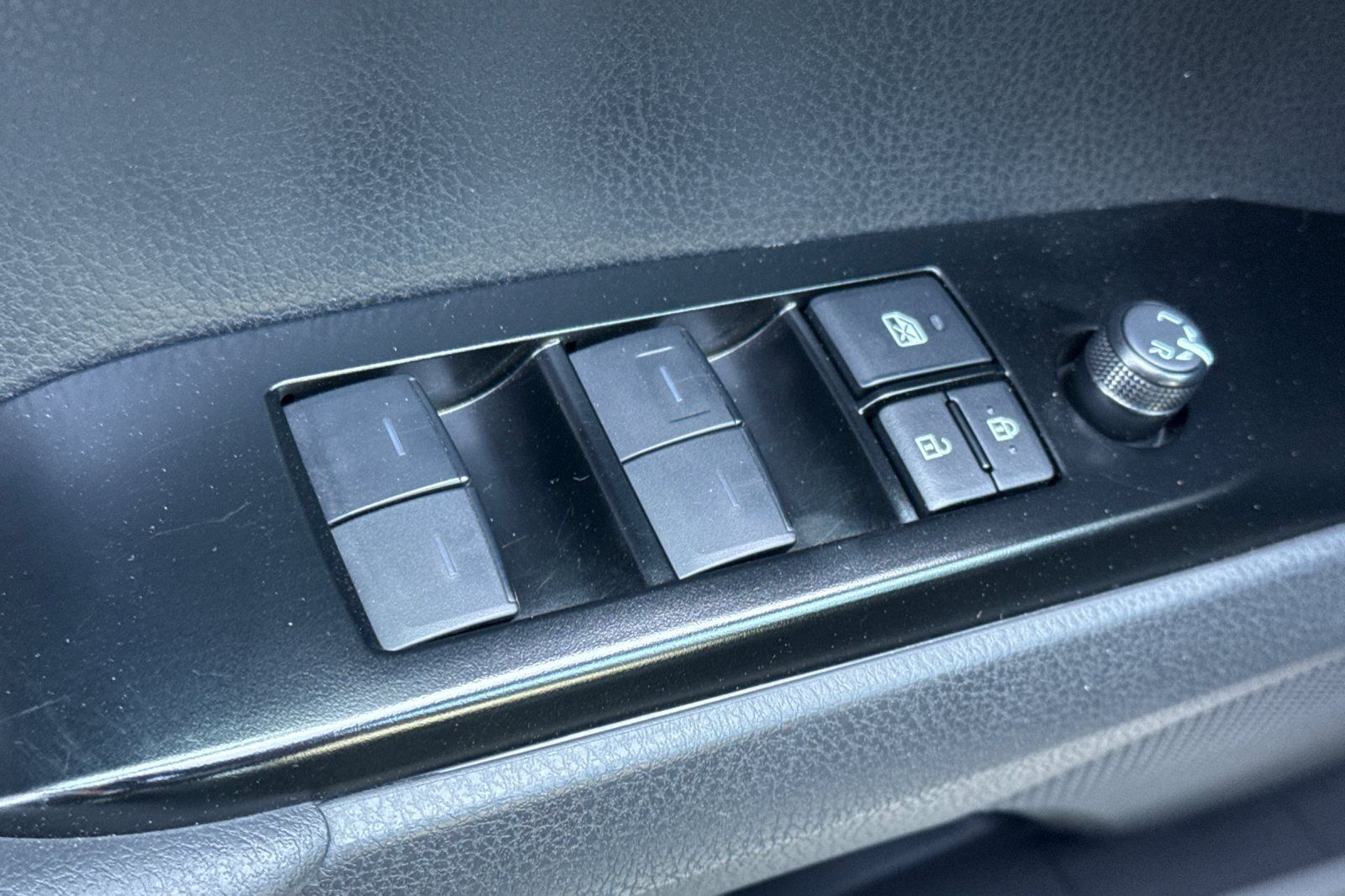 Used 2026 Toyota Camry SE w/ Convenience Package FWD image 15