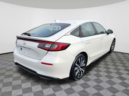 Certified 2024 Honda Civic EX-L image 4