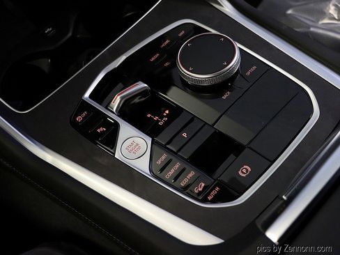 Used 2026 BMW X6 xDrive40i w/ Climate Comfort Package image 16