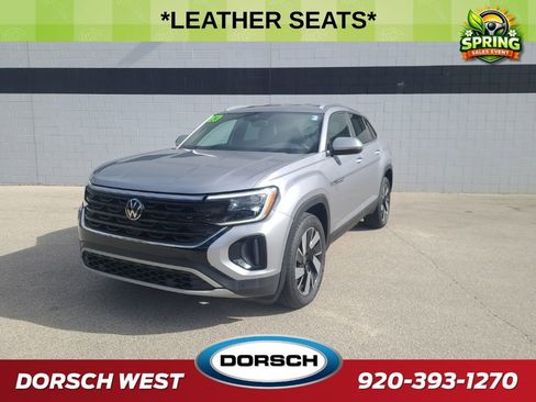 Used 2024 Volkswagen Atlas Cross Sport SE image 1