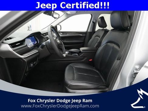 Used 2023 Jeep Grand Cherokee Limited image 7