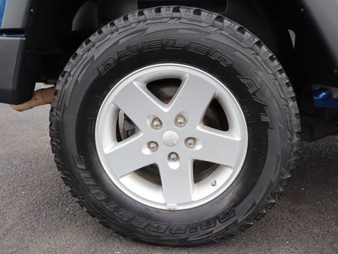 Used 2010 Jeep Wrangler Unlimited Sport w/ Mopar Chrome Edition Group image 39