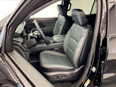 Used 2026 GMC Acadia AT4 w/ LPO, Floor Liner Package image 17