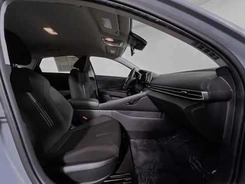 Used 2022 Hyundai Elantra SEL image 31