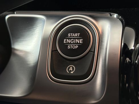 Used 2022 Mercedes-Benz GLB 250 w/ Premium Package Lite image 21