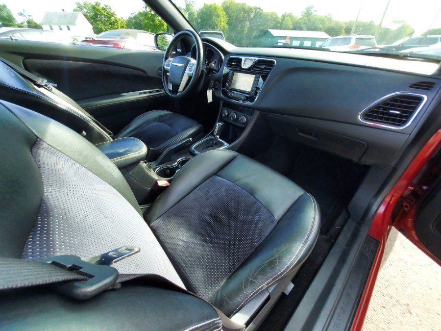 Used 2012 Chrysler 200 S FWD image 11