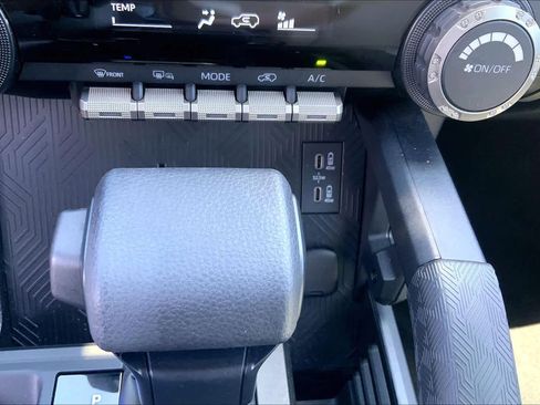 Used 2025 Toyota 4Runner SR5 AWD/4WD image 35