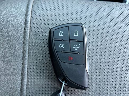 Used 2025 Chevrolet Silverado 1500 LTZ AWD/4WD image 42