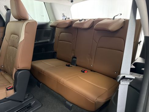 New 2026 Nissan Pathfinder Platinum FWD image 16