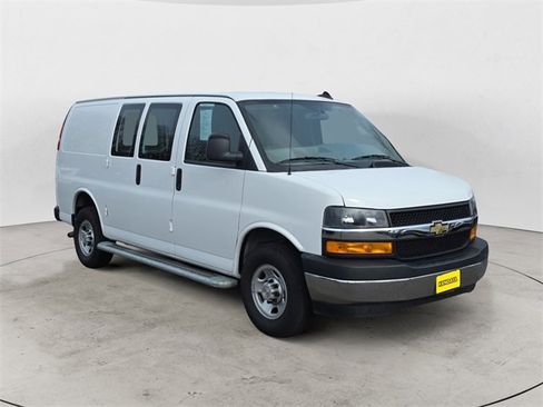 Used 2024 Chevrolet Express 2500 w/ Driver Convenience Package image 7