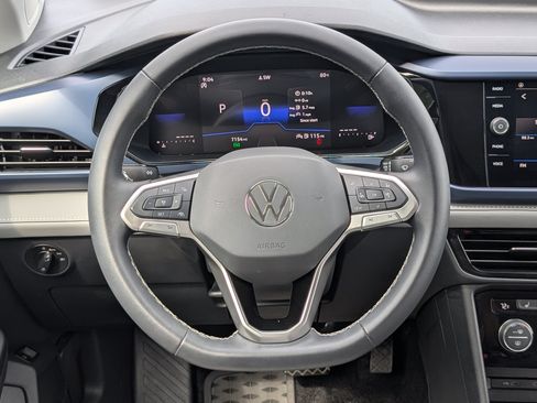 Used 2024 Volkswagen Taos SE FWD image 23