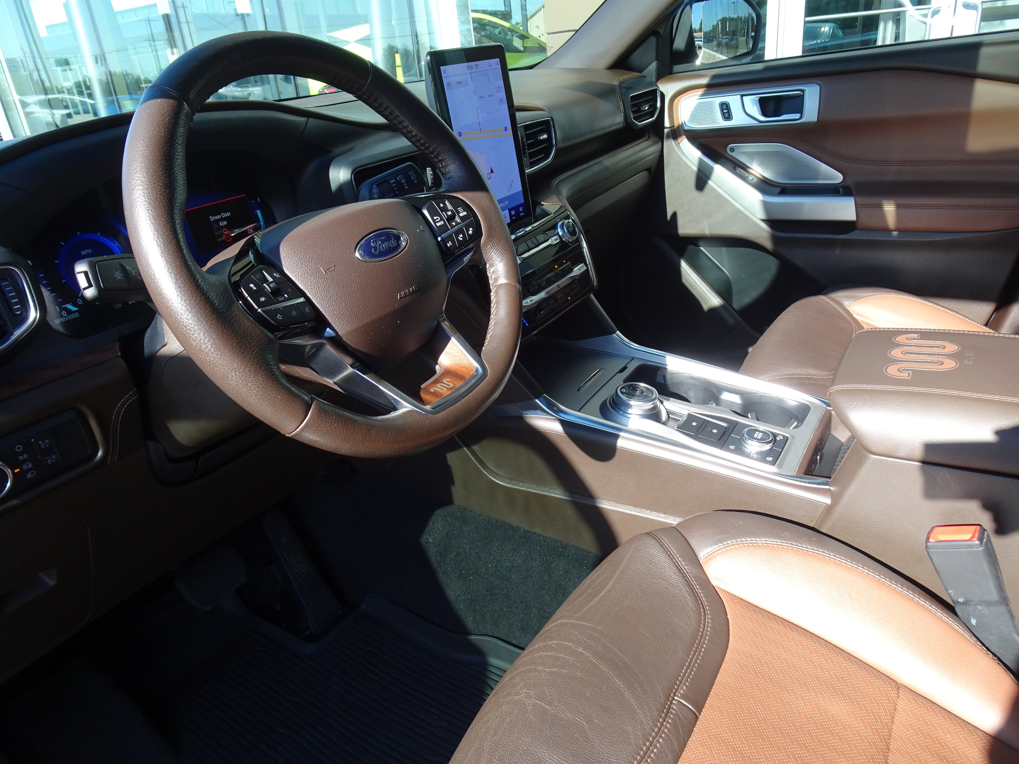 Used 2022 Ford Explorer King Ranch w/ Technology Package AWD/4WD image 12