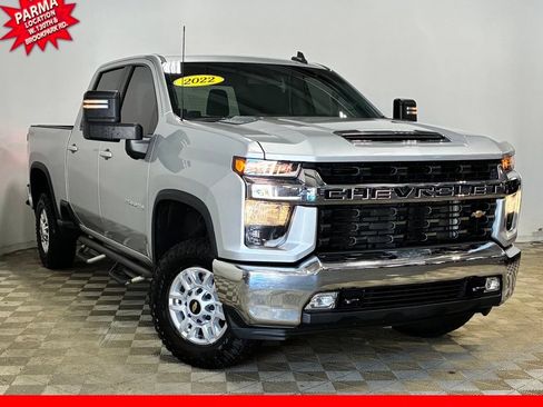 Used 2022 Chevrolet Silverado 2500 LT w/ Convenience Package AWD/4WD image 3