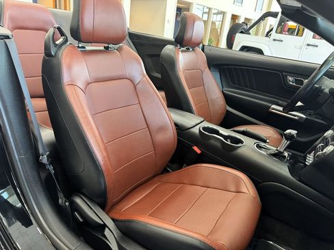 Used 2017 Ford Mustang GT Premium image 20