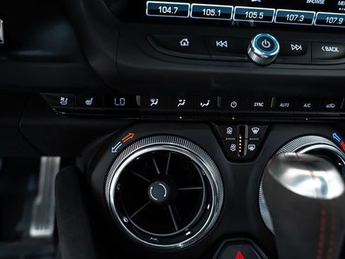 Used 2018 Chevrolet Camaro ZL1 RWD image 28