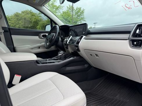 Used 2023 Kia Sorento S w/ Panoramic Sunroof Package AWD/4WD image 32
