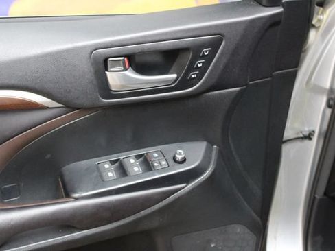 Used 2016 Toyota Highlander Limited AWD/4WD image 13