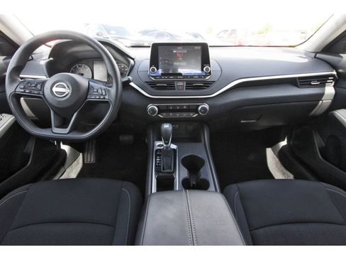 Certified 2025 Nissan Altima 2.5 S FWD image 13