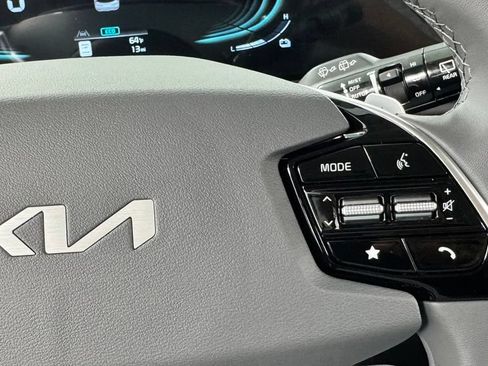 New 2026 Kia Niro EX FWD image 22