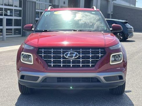 Used 2024 Hyundai Venue Limited FWD image 16