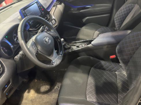 Certified 2021 Toyota C-HR XLE image 10