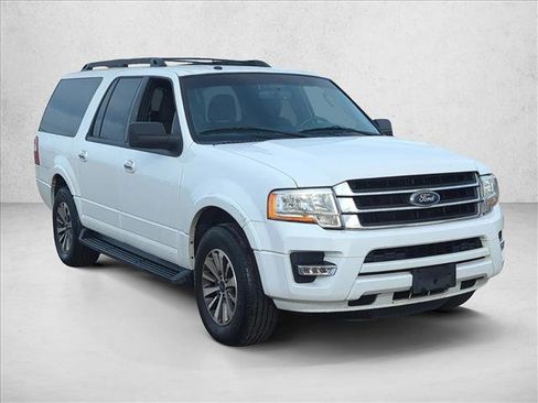 Used 2017 Ford Expedition EL XLT image 3