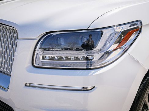 Used 2021 Lincoln Navigator L Reserve image 6