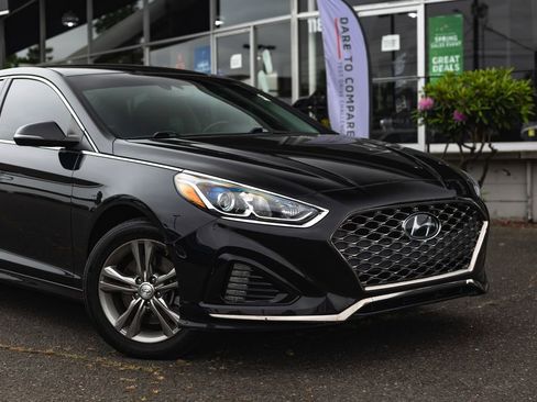 Used 2019 Hyundai Sonata SEL w/ Tech Package 02 FWD image 3