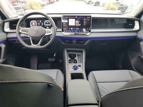 New 2026 Volkswagen Tiguan SE image 13