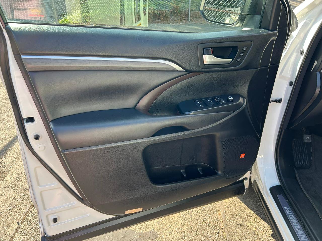 Used 2018 Toyota Highlander Limited AWD/4WD image 13