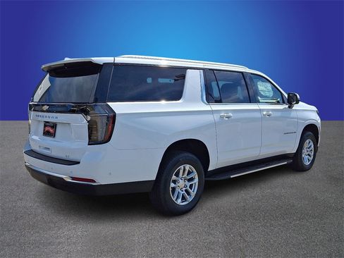 New 2026 Chevrolet Suburban LT w/ Comfort Package image 3