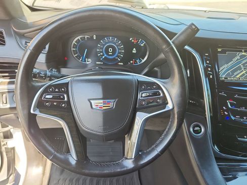 Used 2019 Cadillac Escalade ESV Platinum image 26