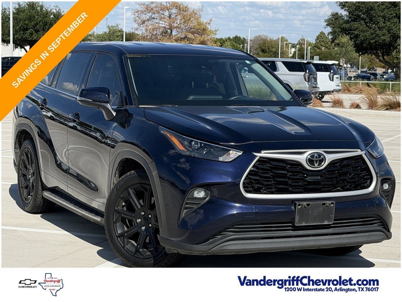 Used 2022 Toyota Highlander LE FWD image 2