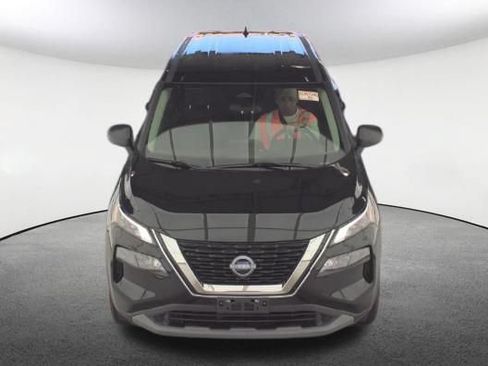 Used 2023 Nissan Rogue S AWD/4WD image 2