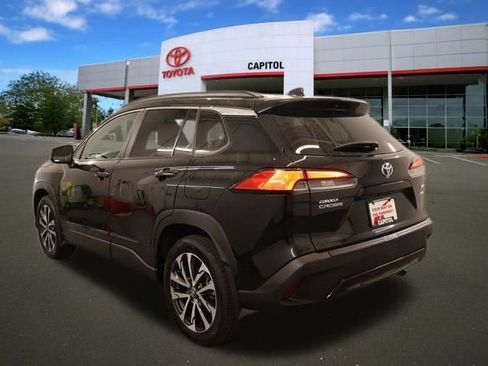 Used 2024 Toyota Corolla Cross XLE w/ Convenience Package AWD/4WD image 4