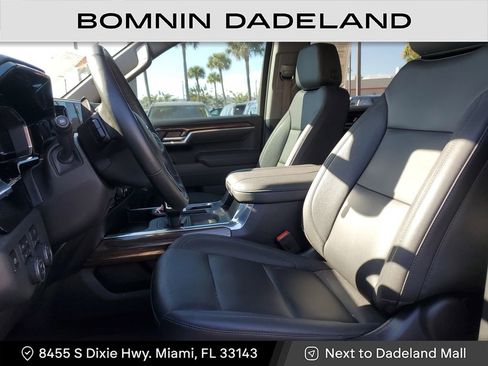 Used 2025 Chevrolet Silverado 1500 LT Trail Boss w/ Convenience Package II image 11