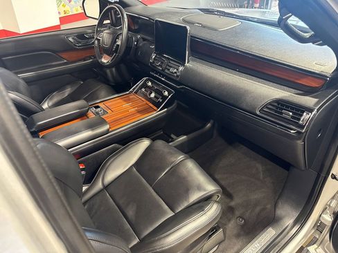 Used 2018 Lincoln Navigator Reserve w/ Technology Package image 62