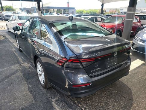 Used 2025 Honda Accord LX image 9